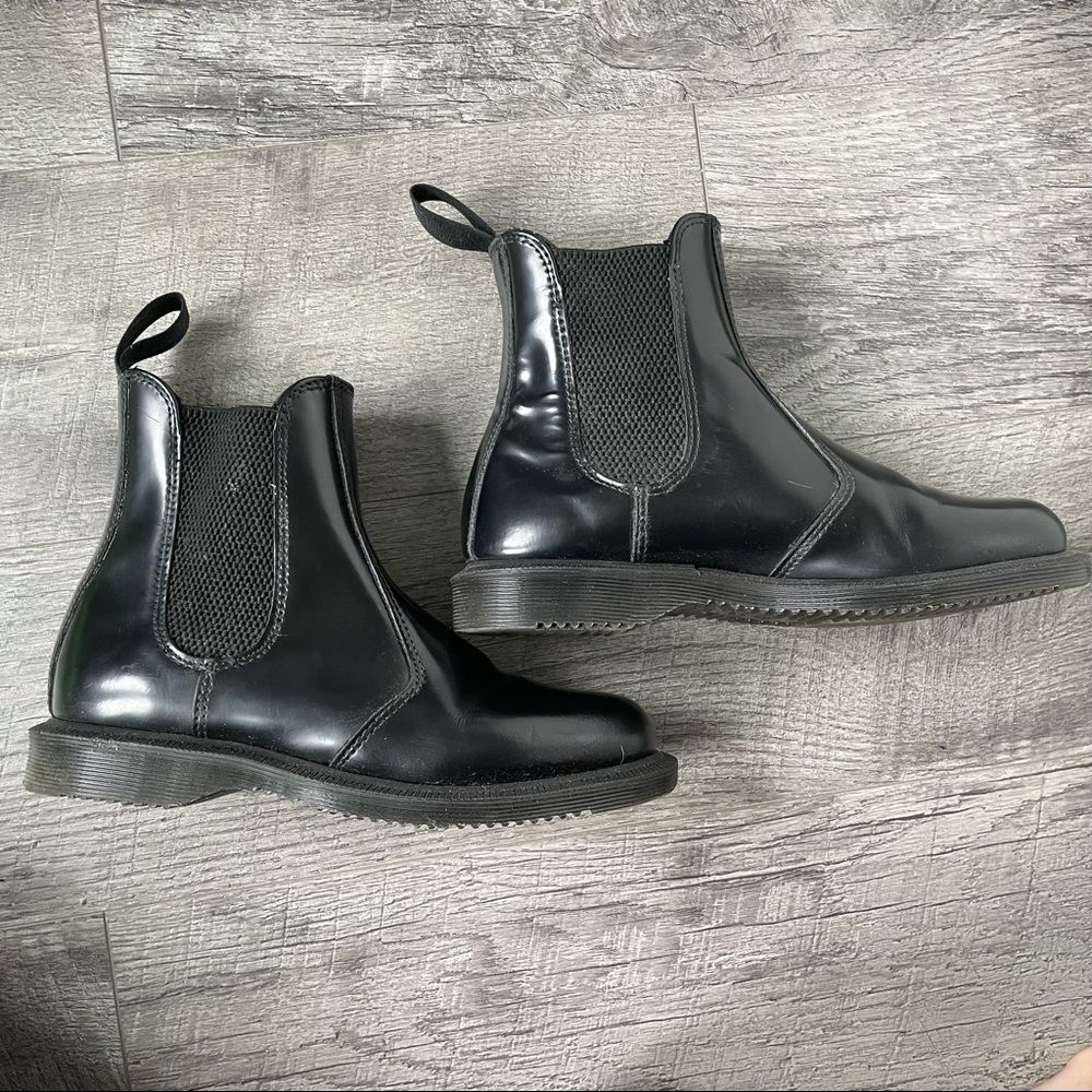 Dr martens women’s smooth leather Chelsea boots